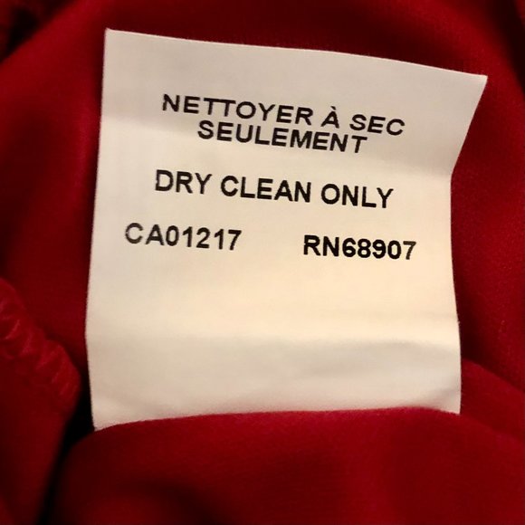 *NWT* Vibrant Red Ruched Sleeveless Fitted Dress - Made in Canada - Size XXS - Picture 15 of 16